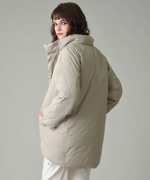 RAW FUDGE（ローファッジ）の「スタンドカラーミドルダウンコート（ダウンジャケット/コート・レディース・チャコールグレー/オリーブ・M）」の11枚目の写真