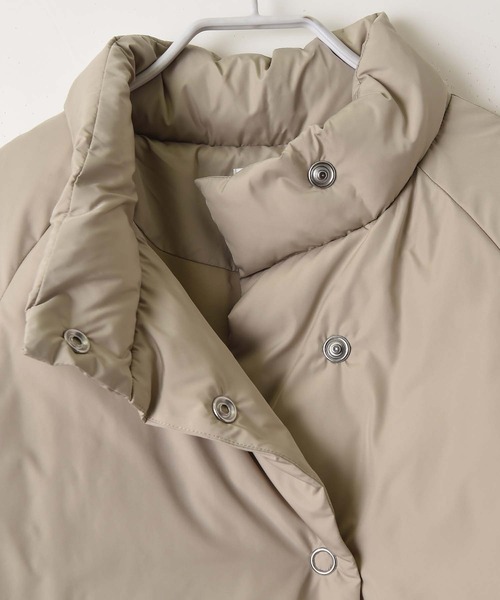 RAW FUDGE（ローファッジ）の「スタンドカラーミドルダウンコート（ダウンジャケット/コート・レディース・チャコールグレー/オリーブ・M）」の14枚目の写真