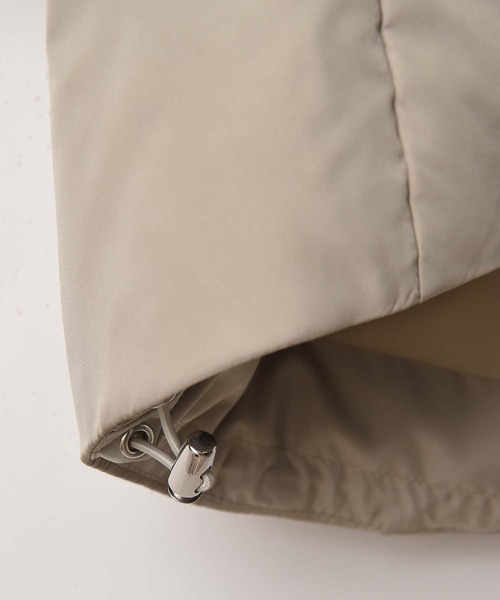 RAW FUDGE（ローファッジ）の「スタンドカラーミドルダウンコート（ダウンジャケット/コート・レディース・チャコールグレー/オリーブ・M）」の12枚目の写真