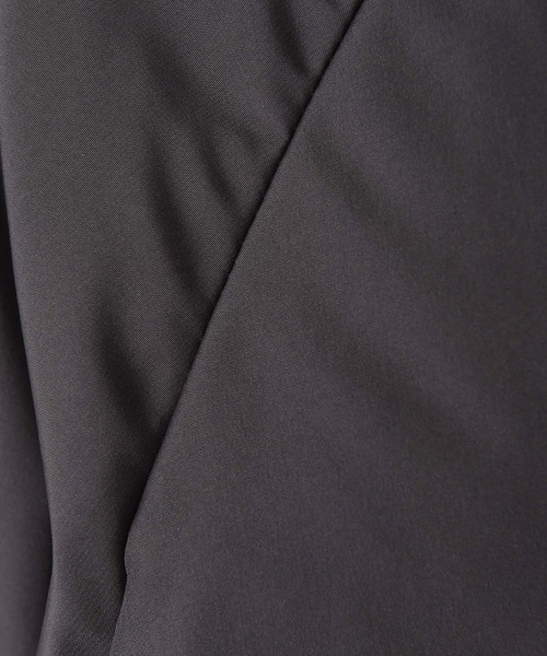RAW FUDGE（ローファッジ）の「スタンドカラーミドルダウンコート（ダウンジャケット/コート・レディース・チャコールグレー/オリーブ・M）」の9枚目の写真