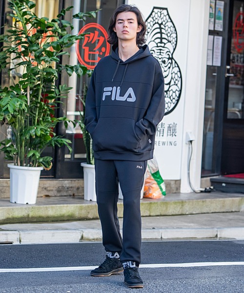 FILA(フィラ)の「『FILA/フィラ』ロゴプリントストレッチプルパーカー(パーカー・メンズ・ブラック/ネイビー/カーキ・M/L)」の7枚目の写真