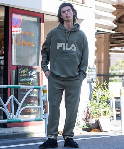 FILA(フィラ)の「『FILA/フィラ』ロゴプリントストレッチプルパーカー(パーカー・メンズ・ブラック/ネイビー/カーキ・M/L)」の13枚目の写真