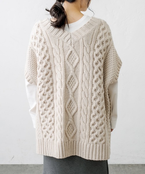 PUAL CE CIN（ピュアルセシン）の「シェットランドケーブルニットベスト（ベスト・レディース・アイボリー/モカ/スミクロ・FREE）」の10枚目の写真
