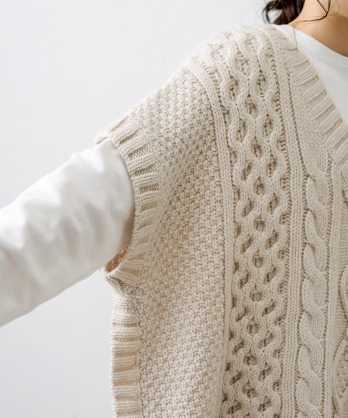 PUAL CE CIN（ピュアルセシン）の「シェットランドケーブルニットベスト（ベスト・レディース・アイボリー/モカ/スミクロ・FREE）」の8枚目の写真