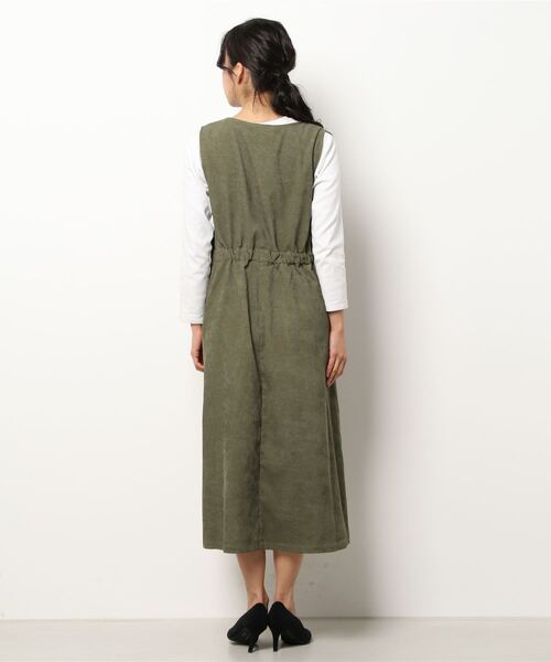 ehka sopo（エヘカソポ）の「コーデュロイVネックジャンパースカート（ジャンパースカート・レディース・ベージュ/ブラウン/カーキ・ﾌﾘ-）」の5枚目の写真