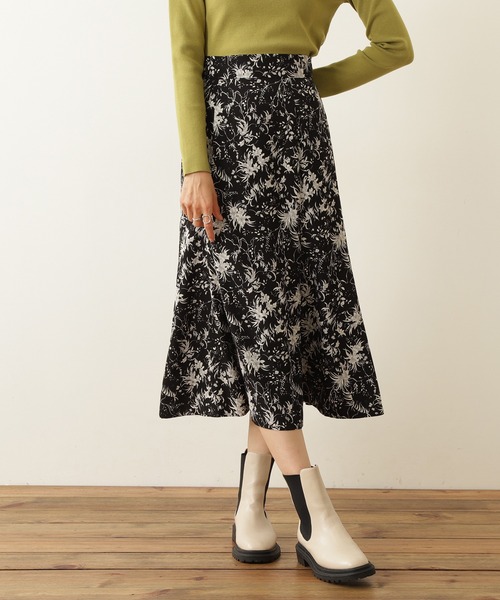 N.(N. Natural Beauty Basic)(エヌエヌナチュラルビューティーベーシック)の「◆線画プリントマーメイドスカート(スカート・レディース・ホワイト系その他/ブラック系その他・MEDIUM)」の1枚目の写真