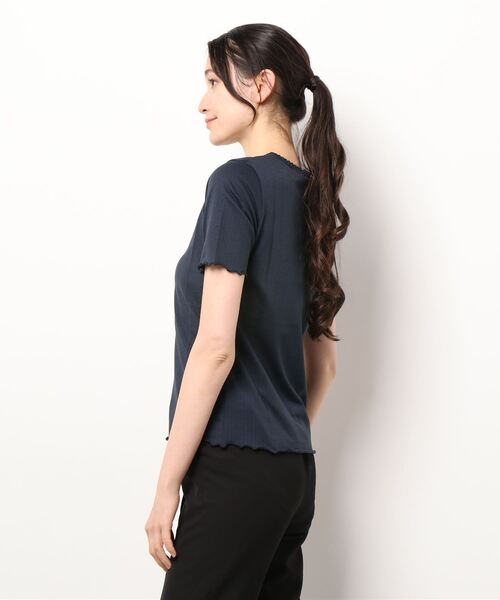 A.P.C.(アーペーセー)の「T-SHIRT JEANNETTE 22P(Tシャツ/カットソー・レディース・ネイビー/キナリ・S/M/L)」の3枚目の写真