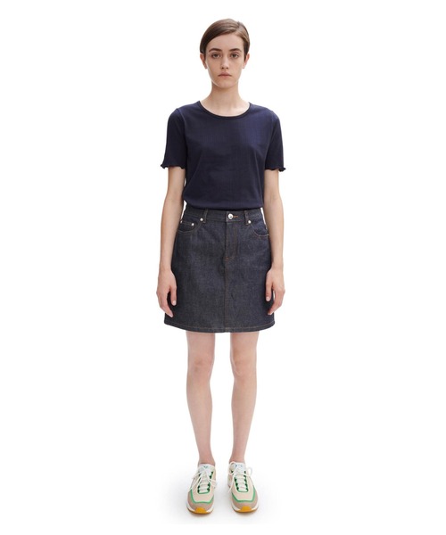 A.P.C.(アーペーセー)の「T-SHIRT JEANNETTE 22P(Tシャツ/カットソー・レディース・ネイビー/キナリ・S/M/L)」の1枚目の写真
