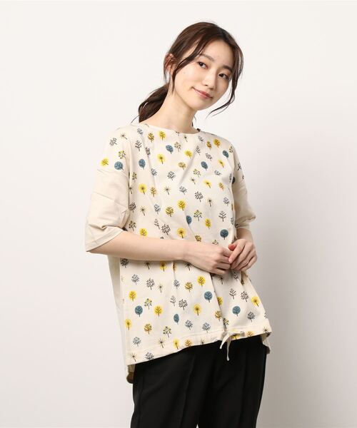 BELLUNA（ベルーナ）の「カジュアルゆったりプリントＴシャツ（Tシャツ/カットソー・レディース・ホワイト/チャコールグレー/オフホワイト/ブルー/セージグリーン/その他1/チャコール・LARGE/X-LARGE/MEDIUM）」の15枚目の写真