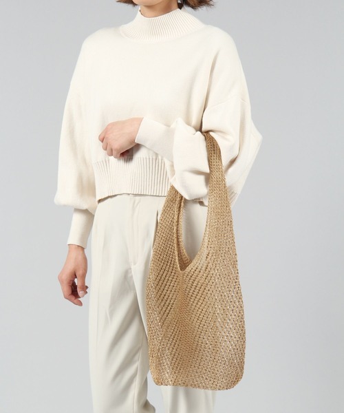 LEPSIM（レプシィム）の「【CONTROL FREAK/コントロールフリーク】シャイニーニットバッグ　254949（ハンドバッグ・レディース・ベージュ/シルバー・ONE SIZE）」の3枚目の写真