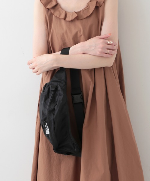 SLOBE IENA（スローブイエナ）の「【THE NORTH FACE/ ザノースフェイス】 SWEEP（ショルダーバッグ・レディース・カーキ/ブラック・FREE）」の20枚目の写真