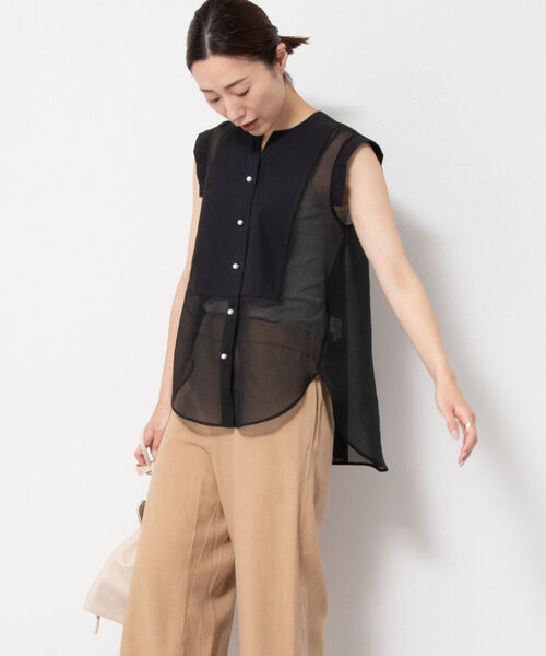NOLLEY’S(ノーリーズ)の「シアーデザインパールボタンブラウス(シャツ/ブラウス・レディース・ブラウン/ブラック/ピンク・38)」の5枚目の写真