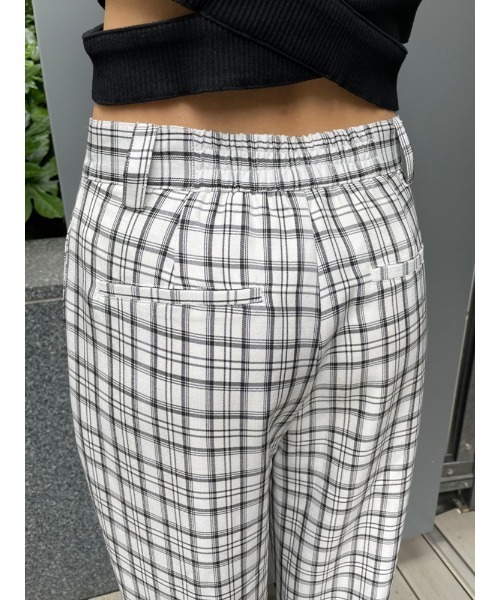 ENVYM（アンビー）の「２タックチェックＰＴ（その他パンツ・レディース・ホワイト/ブラック・FREE）」の21枚目の写真
