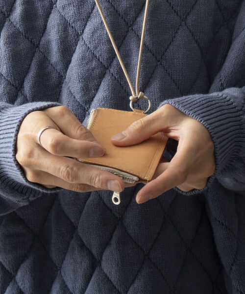 GLOSTER(グロスター)の「【GLOSTER/グロスター】プエブロレザー ウォレットネックレス 日本製 ネックウォレット(ネックレス・メンズ・キャメル/ブラック・FREE)」の2枚目の写真