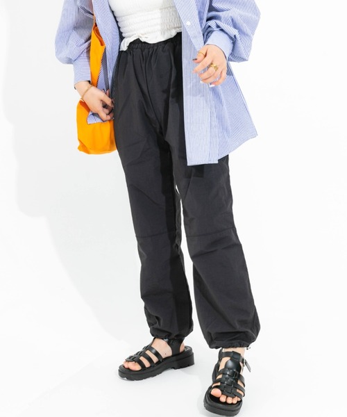 nemne store(ネンネストア)の「【低身長用サイズあり】ナイロンスノーパンツ(カーゴパンツ・レディース・オフホワイト/オレンジ/スミクロ・SMALL/MEDIUM)」の11枚目の写真
