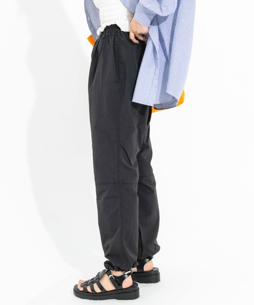 nemne store(ネンネストア)の「【低身長用サイズあり】ナイロンスノーパンツ(カーゴパンツ・レディース・オフホワイト/オレンジ/スミクロ・SMALL/MEDIUM)」の13枚目の写真