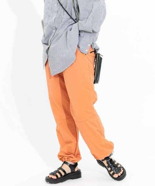 nemne store(ネンネストア)の「【低身長用サイズあり】ナイロンスノーパンツ(カーゴパンツ・レディース・オフホワイト/オレンジ/スミクロ・SMALL/MEDIUM)」の22枚目の写真
