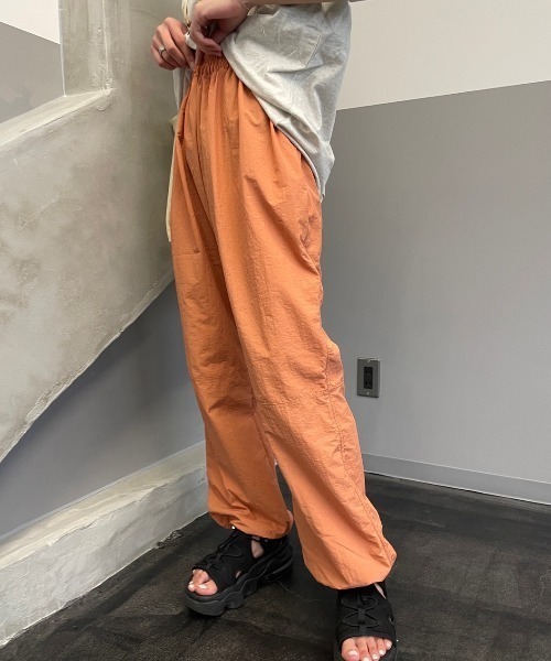 nemne store(ネンネストア)の「【低身長用サイズあり】ナイロンスノーパンツ(カーゴパンツ・レディース・オフホワイト/オレンジ/スミクロ・SMALL/MEDIUM)」の19枚目の写真