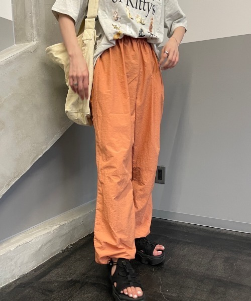 nemne store(ネンネストア)の「【低身長用サイズあり】ナイロンスノーパンツ(カーゴパンツ・レディース・オフホワイト/オレンジ/スミクロ・SMALL/MEDIUM)」の17枚目の写真