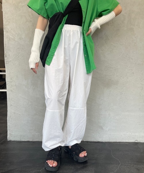 nemne store(ネンネストア)の「【低身長用サイズあり】ナイロンスノーパンツ(カーゴパンツ・レディース・オフホワイト/オレンジ/スミクロ・SMALL/MEDIUM)」の5枚目の写真