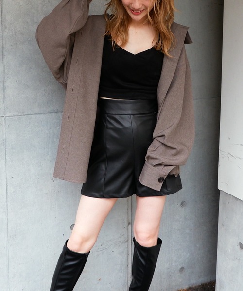 SPIRALGIRL（スパイラルガール）の「ハイウエスト合皮ショートパンツ（その他パンツ・レディース・ブラック/オフホワイト・FREE）」の3枚目の写真