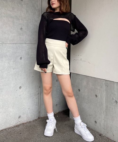 SPIRALGIRL（スパイラルガール）の「ハイウエスト合皮ショートパンツ（その他パンツ・レディース・ブラック/オフホワイト・FREE）」の6枚目の写真