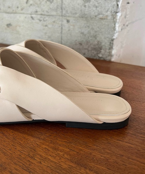 CAPRICIEUX LE'MAGE（カプリシューレマージュ）の「グルカミュール（サンダル・レディース・ホワイト系その他/ブラック・37/38）」の13枚目の写真