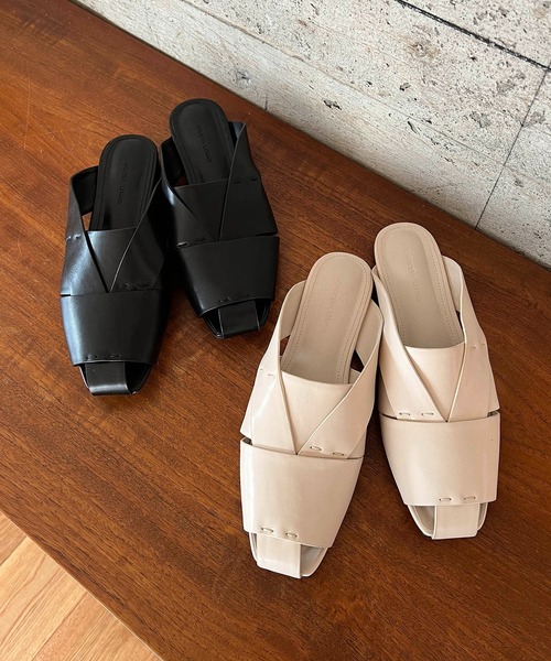 CAPRICIEUX LE'MAGE（カプリシューレマージュ）の「グルカミュール（サンダル・レディース・ホワイト系その他/ブラック・37/38）」の8枚目の写真