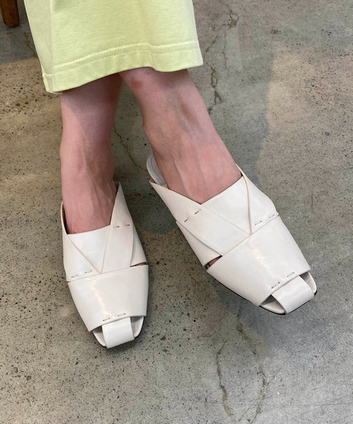 CAPRICIEUX LE'MAGE（カプリシューレマージュ）の「グルカミュール（サンダル・レディース・ホワイト系その他/ブラック・37/38）」の16枚目の写真