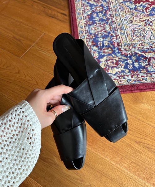 CAPRICIEUX LE'MAGE（カプリシューレマージュ）の「グルカミュール（サンダル・レディース・ホワイト系その他/ブラック・37/38）」の14枚目の写真