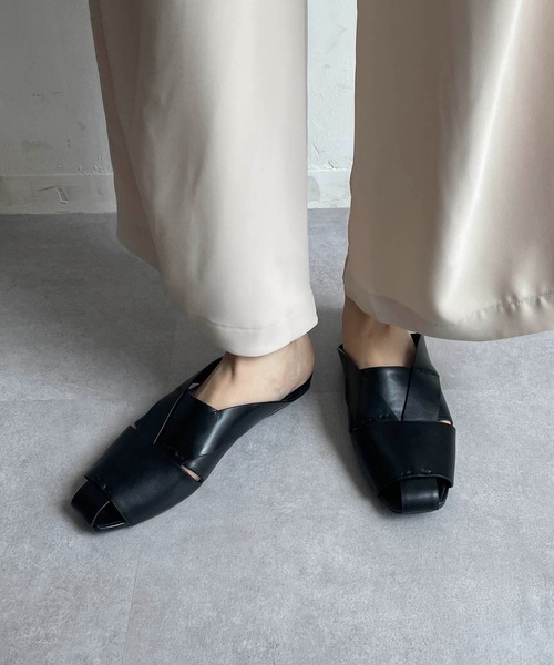 CAPRICIEUX LE'MAGE（カプリシューレマージュ）の「グルカミュール（サンダル・レディース・ホワイト系その他/ブラック・37/38）」の12枚目の写真