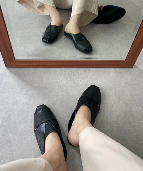 CAPRICIEUX LE'MAGE（カプリシューレマージュ）の「グルカミュール（サンダル・レディース・ホワイト系その他/ブラック・37/38）」の10枚目の写真