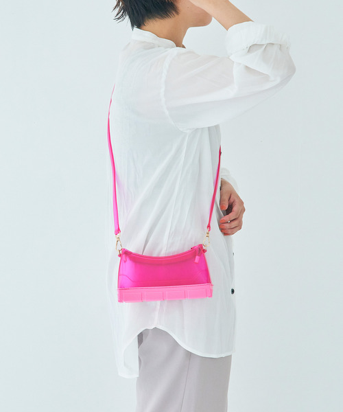 macaroni edge（マカロニエッジ）の「〈macaroni edge/マカロニエッジ〉クリア ショルダー バッグ（ショルダーバッグ・レディース・ブラック/ピンク/イエロー/オレンジ/クリア/パープル/グリーン・ONE SIZE）」の5枚目の写真