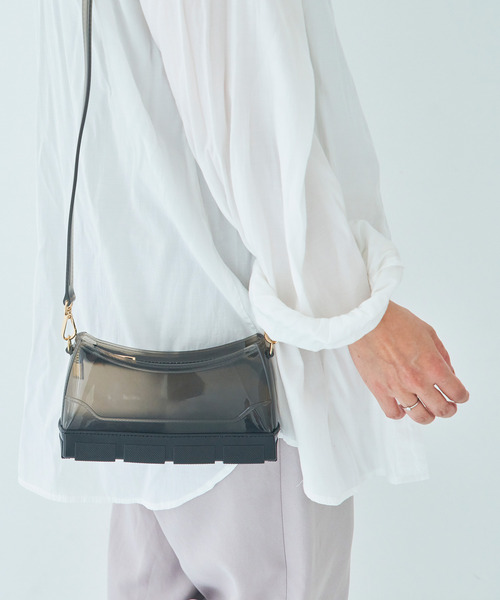 macaroni edge（マカロニエッジ）の「〈macaroni edge/マカロニエッジ〉クリア ショルダー バッグ（ショルダーバッグ・レディース・ブラック/ピンク/イエロー/オレンジ/クリア/パープル/グリーン・ONE SIZE）」の2枚目の写真