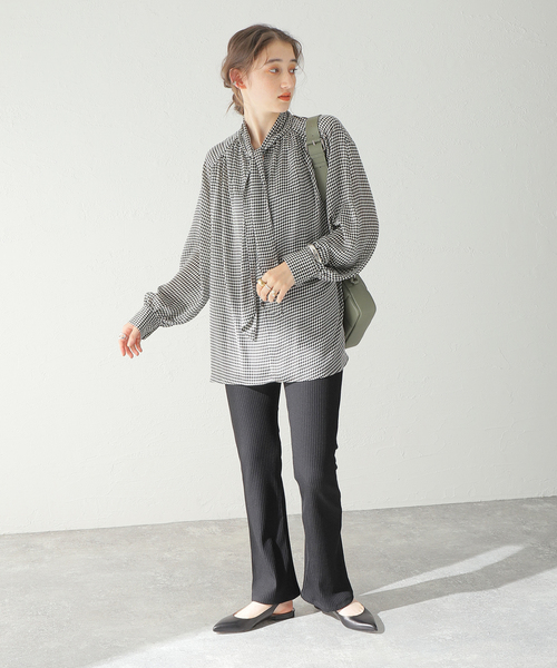 JOURNAL STANDARD(ジャーナルスタンダード)の「サテンヨウリュウボウタイブラウス(シャツ/ブラウス・レディース・ブラック/ブラウン/レッド・FREE)」の14枚目の写真