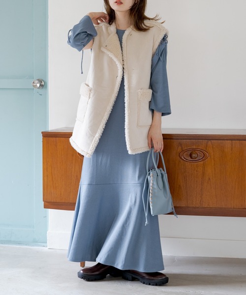 Kastane(カスタネ)の「【2022AWアイテム】フェイクレザー巾着ショルダーバック(ショルダーバッグ・レディース・ブラウン/ブラック/ブルー・FREE)」の4枚目の写真