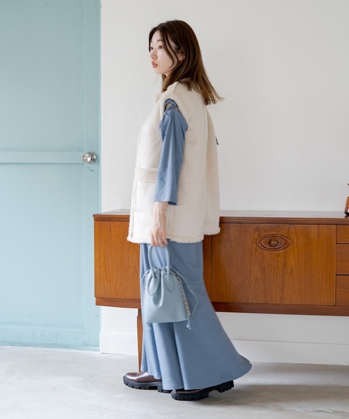 Kastane(カスタネ)の「【2022AWアイテム】フェイクレザー巾着ショルダーバック(ショルダーバッグ・レディース・ブラウン/ブラック/ブルー・FREE)」の7枚目の写真