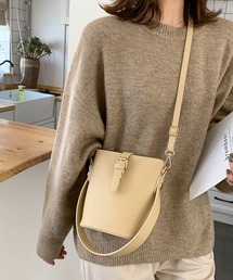 バケツ型 ベルトデザイン ショルダーバッグ