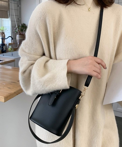 shopnikoniko（ショップニコニコ）の「バケツ型 ベルトデザイン ショルダーバッグ（ショルダーバッグ・レディース・ブラウン/ベージュ/ブラック・フリー）」の8枚目の写真