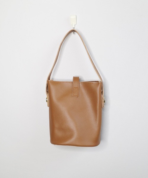 shopnikoniko（ショップニコニコ）の「バケツ型 ベルトデザイン ショルダーバッグ（ショルダーバッグ・レディース・ブラウン/ベージュ/ブラック・フリー）」の13枚目の写真