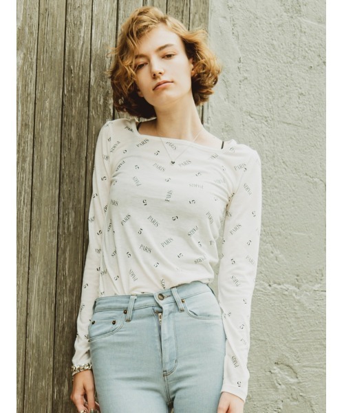 Soir,5 COCOTTE PARIS（ソワールイブニングココットパリ）の「シアー総柄ロゴトップス（Tシャツ/カットソー・レディース・ホワイト/ブラック・FREE）」の2枚目の写真