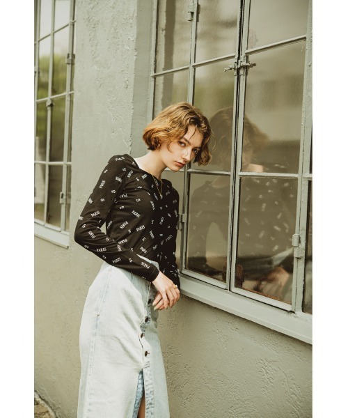 Soir,5 COCOTTE PARIS（ソワールイブニングココットパリ）の「シアー総柄ロゴトップス（Tシャツ/カットソー・レディース・ホワイト/ブラック・FREE）」の3枚目の写真