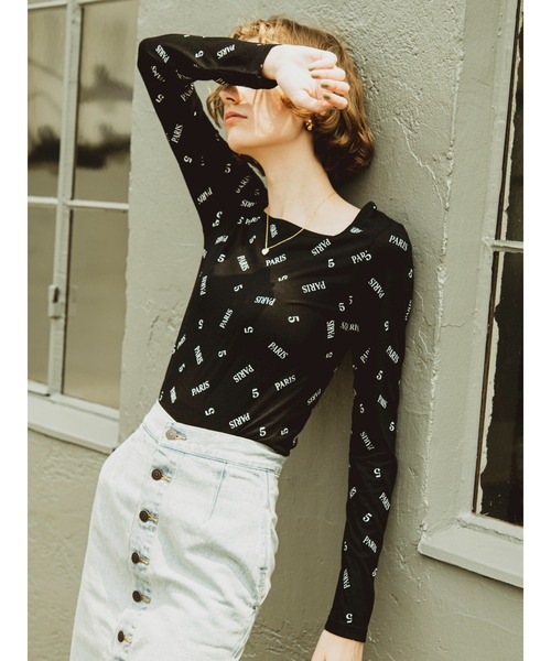 Soir,5 COCOTTE PARIS（ソワールイブニングココットパリ）の「シアー総柄ロゴトップス（Tシャツ/カットソー・レディース・ホワイト/ブラック・FREE）」の11枚目の写真