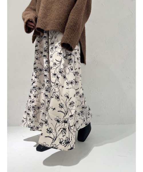 JUMELLE(ジュメロ)の「【オールシーズン,低身長~高身長】花柄フレアスカート(スカート・レディース・アイボリー・FREE)」の2枚目の写真
