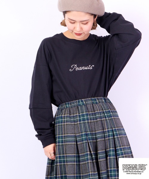 PEANUTS(ピーナッツ)の「PEANUTS スヌーピー レイヤード BIGロングスリーブTシャツ(Tシャツ/カットソー・メンズ・カーキ/ベージュ/ネイビー/ブラウン/オフホワイト/ピンクベージュ・L/M)」の5枚目の写真