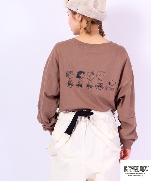 PEANUTS(ピーナッツ)の「PEANUTS スヌーピー レイヤード BIGロングスリーブTシャツ(Tシャツ/カットソー・メンズ・カーキ/ベージュ/ネイビー/ブラウン/オフホワイト/ピンクベージュ・L/M)」の1枚目の写真