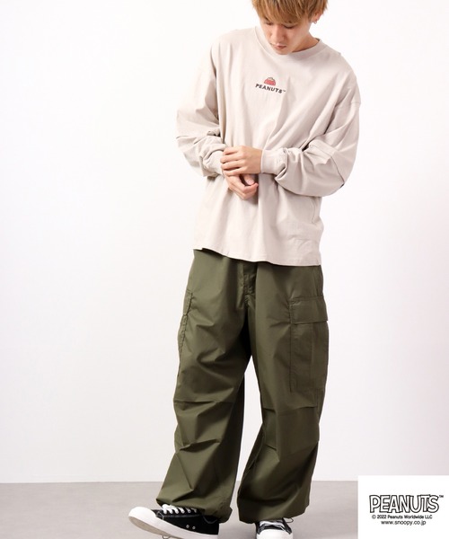 PEANUTS(ピーナッツ)の「PEANUTS スヌーピー レイヤード BIGロングスリーブTシャツ(Tシャツ/カットソー・メンズ・カーキ/ベージュ/ネイビー/ブラウン/オフホワイト/ピンクベージュ・L/M)」の18枚目の写真