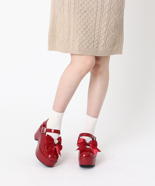 cs T&P(シーエスティーアンドピー)の「ビジューリボン付き2WAY厚底パンプス(パンプス・レディース・レッド系3/ホワイト系2/ブラック系1/ブラック・M/S/L/LL)」の8枚目の写真