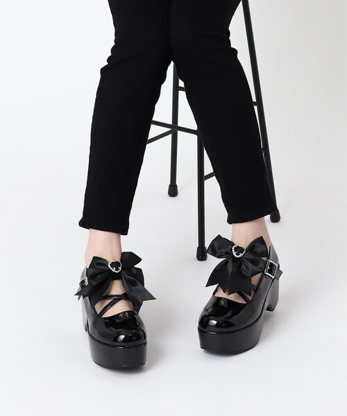 cs T&P(シーエスティーアンドピー)の「ビジューリボン付き2WAY厚底パンプス(パンプス・レディース・レッド系3/ホワイト系2/ブラック系1/ブラック・M/S/L/LL)」の10枚目の写真