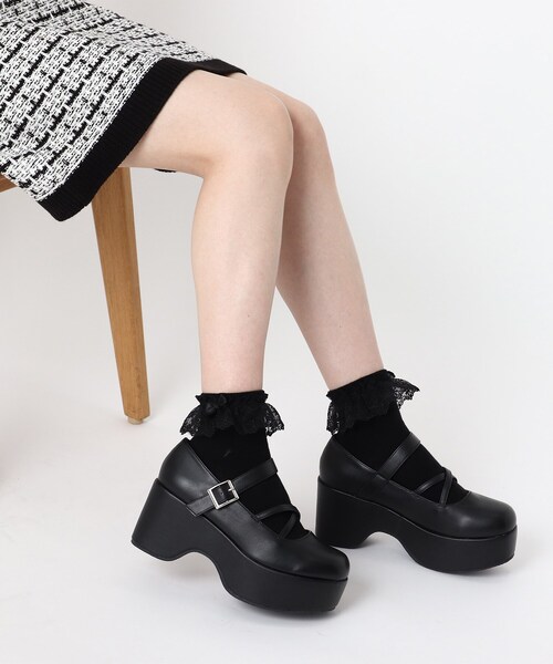 cs T&P(シーエスティーアンドピー)の「ビジューリボン付き2WAY厚底パンプス(パンプス・レディース・レッド系3/ホワイト系2/ブラック系1/ブラック・M/S/L/LL)」の3枚目の写真